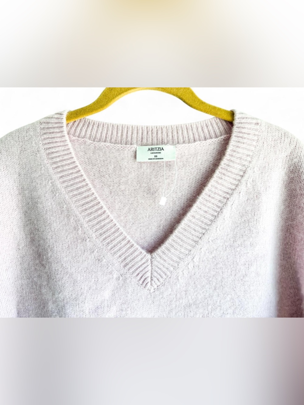Aritzia Plush Cashmere Sculptor Sweater Dusty Pink Women’s - Size XSmall - Picture 5 of 11